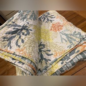 Coral Quilt 2 shams